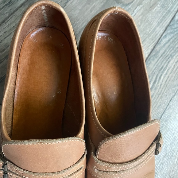 Vintage Block Heel Leather Shoes made in Brazil - Picture 5 of 8